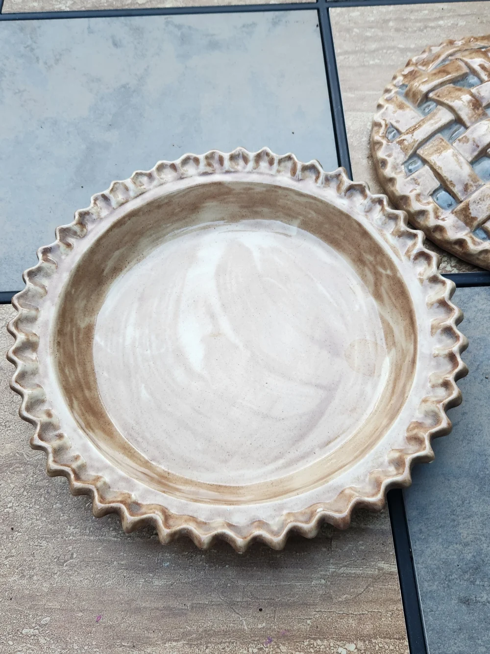 Ceramic Blueberry Pie Dish with Lattice Lid